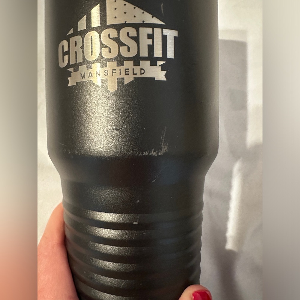 CrossFit 30oz insulated stainless steel tumbler (1124) - Picture 6 of 7